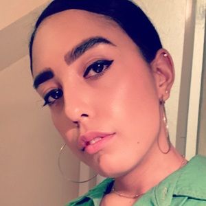 Meet your Posher, Angelica